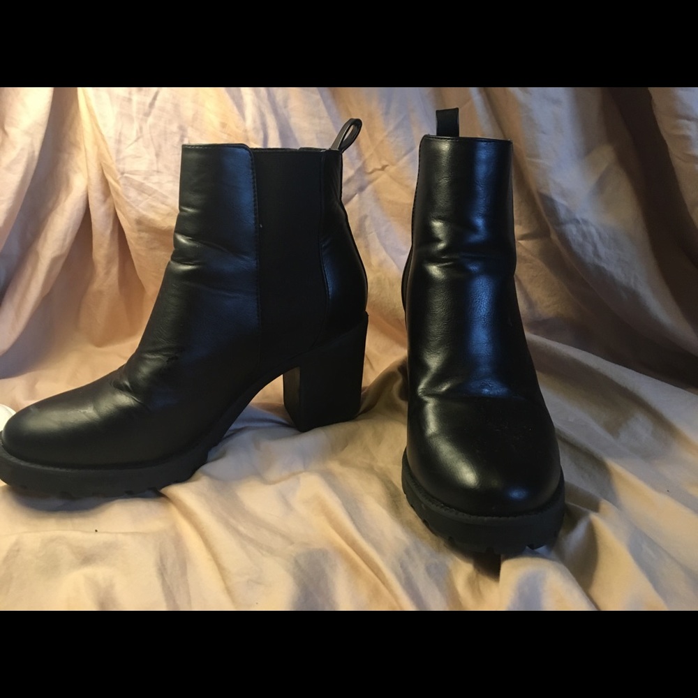 Black Chelsea boots